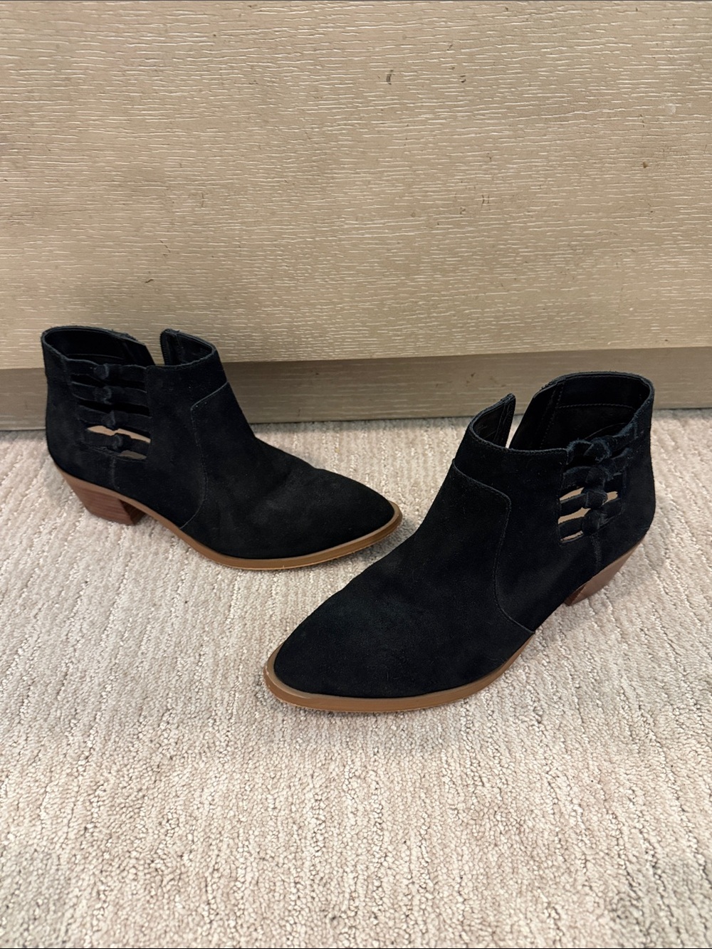 Sole Society Black Suede Ankle Booties for Women - Chic Low Heel size 6.5 (37)